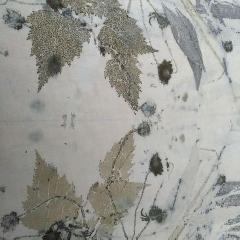 detail ecoprint op linnen tafellaken